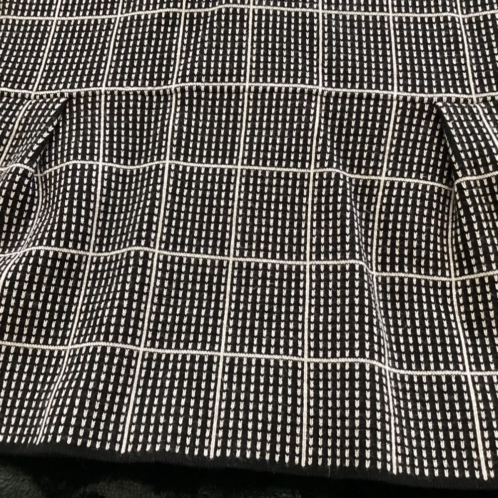 WHBM women’s, white/ black check, L, peplum, pullover, 1/4 zipper, sleeveless - Picture 6 of 7